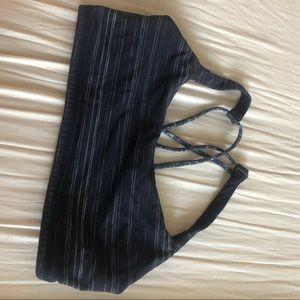 Lululemon navy cross back sports bra size S/M